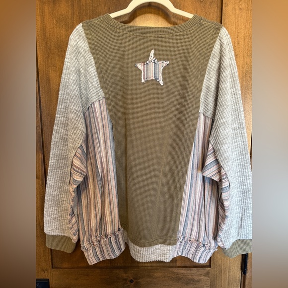 OLI & HALI olive green multi texture top - NEW - Size L - Picture 2 of 2